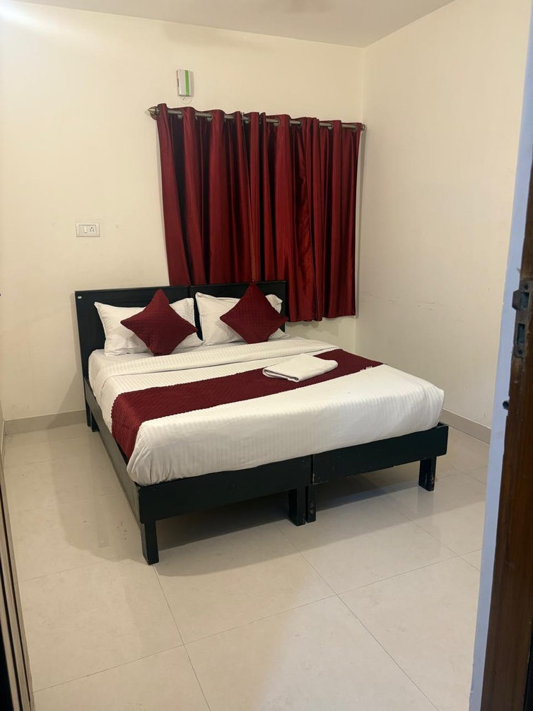 DELUXE ROOM at SM Stay Inn - Photo 3