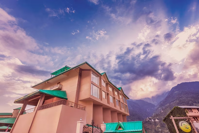 Sterling Manali photo 12