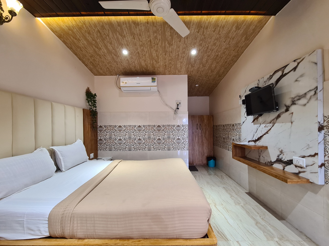 AC Deluxe at Fonseca's Beach Resort in Gorai Borivali - Photo 2