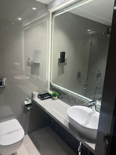 Deluxe Room at Hotel Suba Palace Mumbai - Photo 1