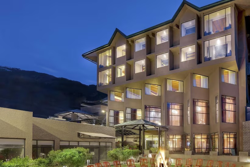 Sterling Manali photo 1