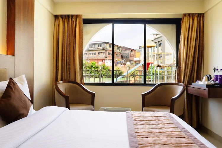 Deluxe at Valley View Beacon Resort, Mahabaleshwar - Photo 3