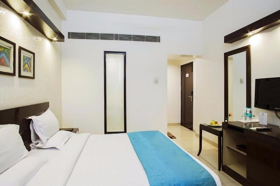 Deluxe Room at Rockland Hotel C R Park - Photo 2