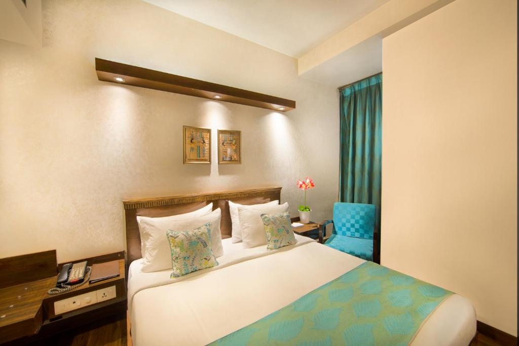 Deluxe Room at Rockland Hotel C R Park - Photo 1