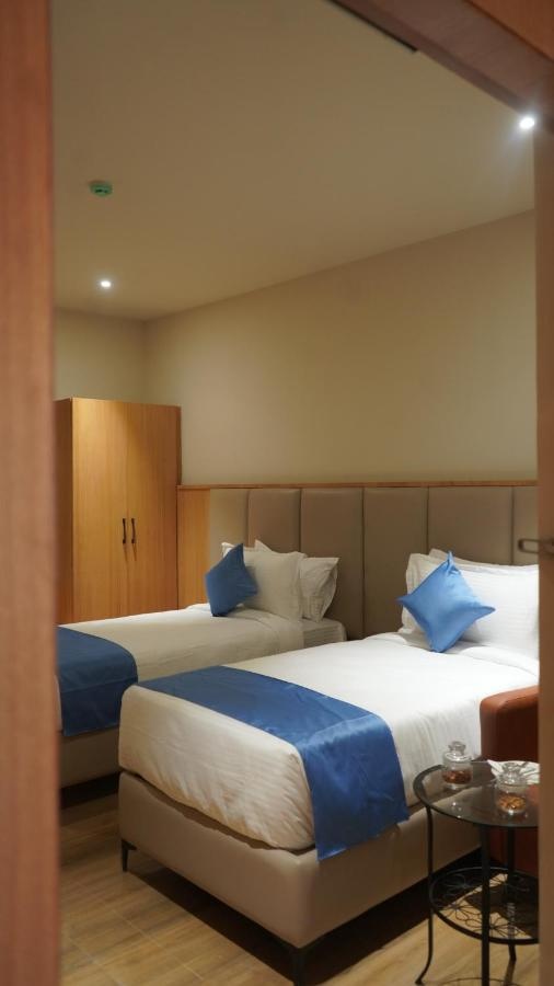 Superior Twin Room at Clarion Hyderabad - Photo 3