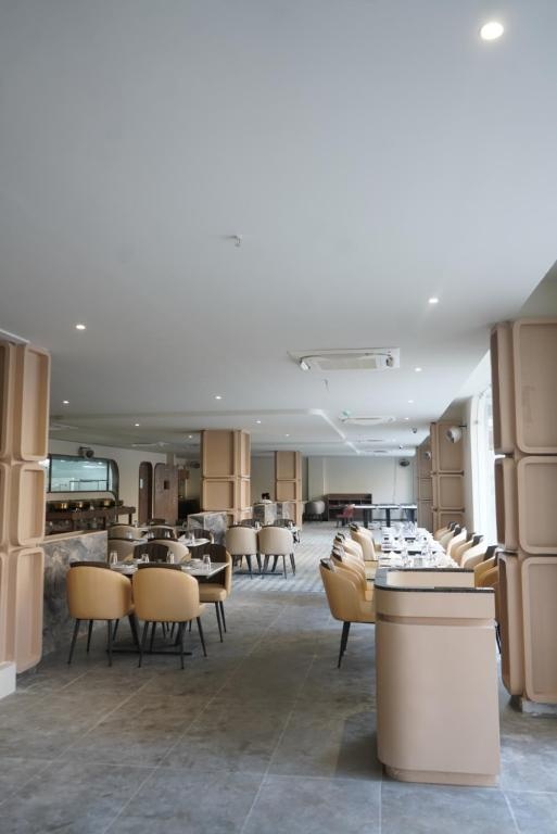 Executive Room With B/C With Twin bed at Clarion Hyderabad - Photo 2
