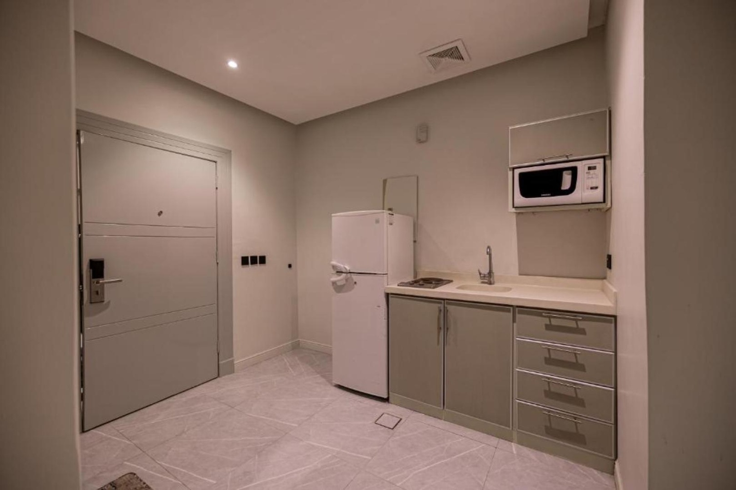 Two-Bedroom Apartment at XYZ Hotel Al Taawun - Photo 3