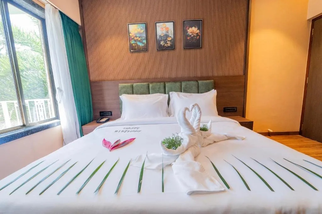 Deluxe Rooms at Orient Beacon Resort, Panchgani - Photo 2