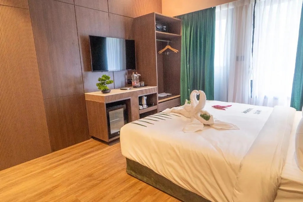 Superior Rooms at Orient Beacon Resort, Panchgani - Photo 2