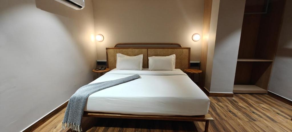 Fern Classic Suite, 1 King Bed at The Fern Residency, Bhiwandi-Pimplas - Photo 3