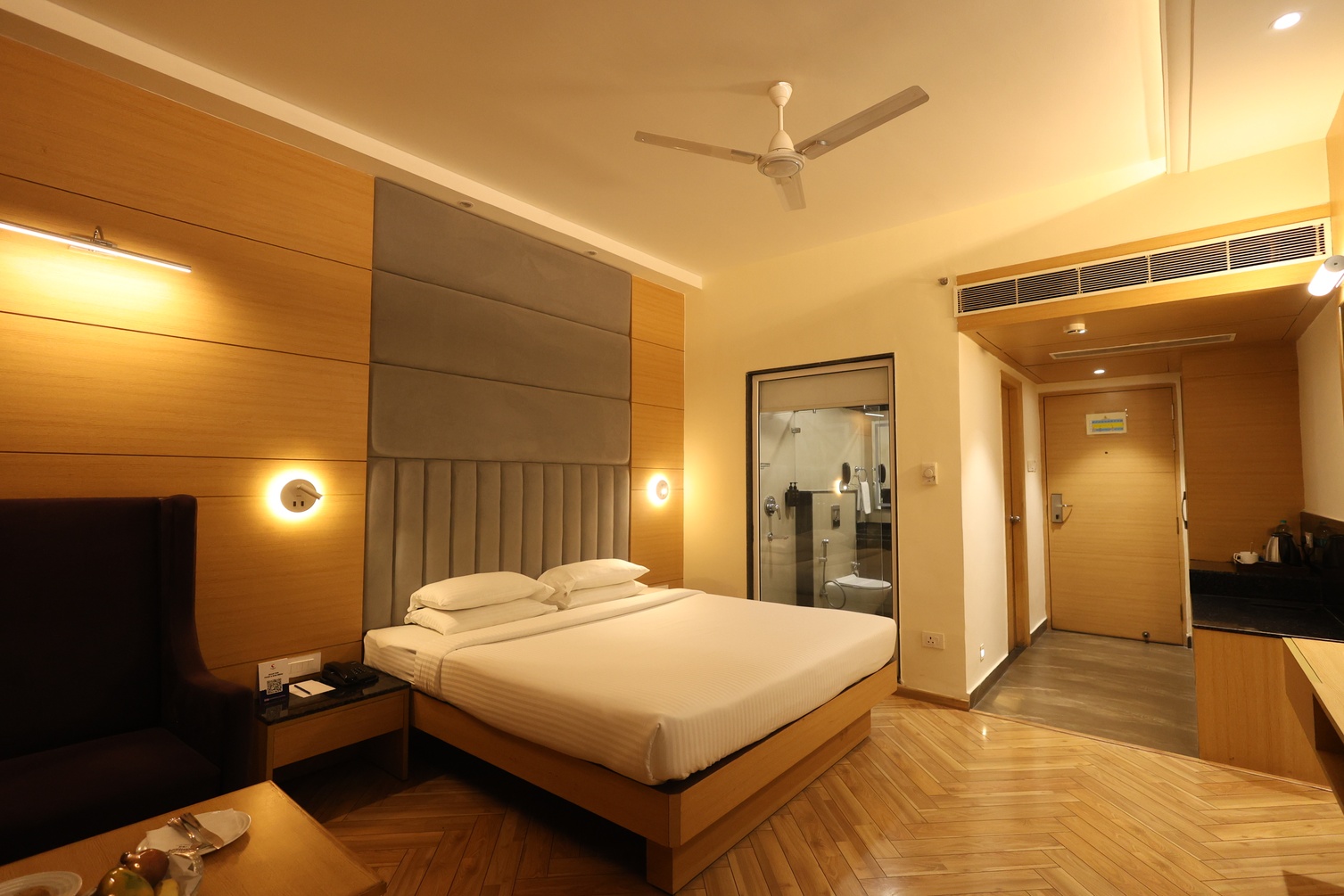 Suite Room at Comfort Inn, Lucknow - Photo 1