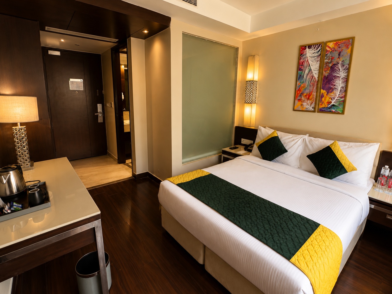 Standard King Room at Quality Inn Gurgaon - Photo 2
