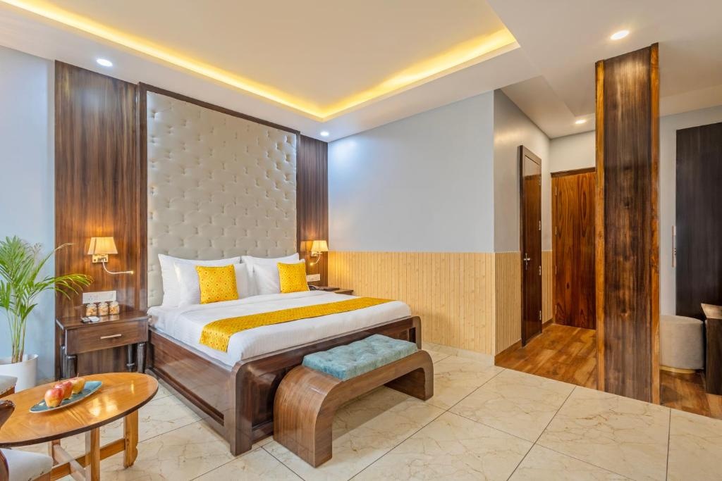 Valley View Classic Room with Balcony at Sterling Kastoori Rudraprayag - Photo 1