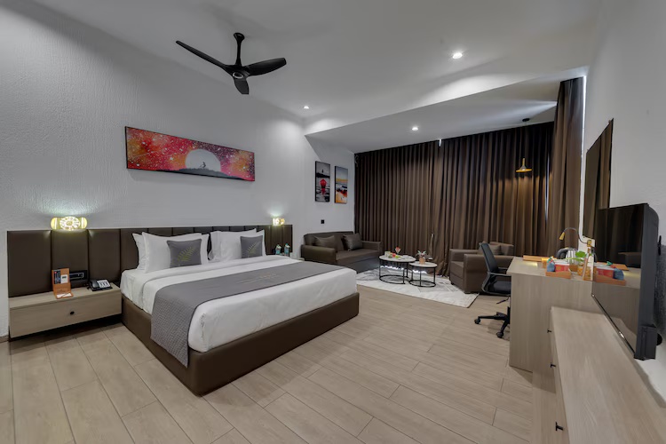 Winter Green Room, 1 King Bed at The Fern Heaven on The Hills, Hatgad-Saputara - Photo 2