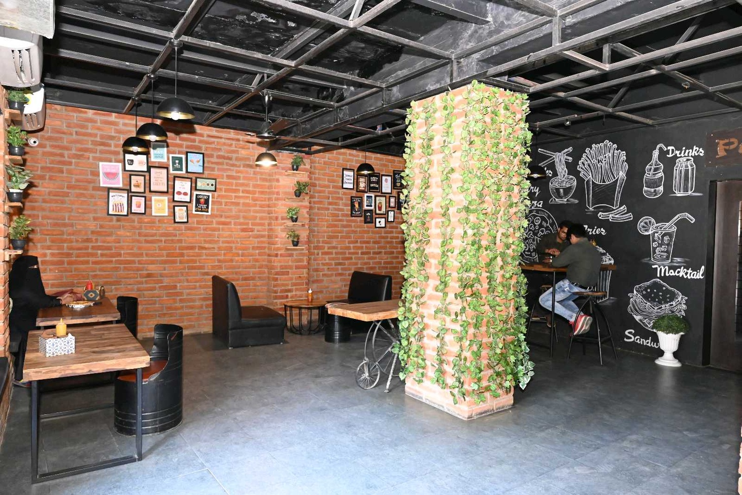 HOTEL SHIRAZ - Best Hotel | Restaurant | Top Bakery in Bhadohi photo 1