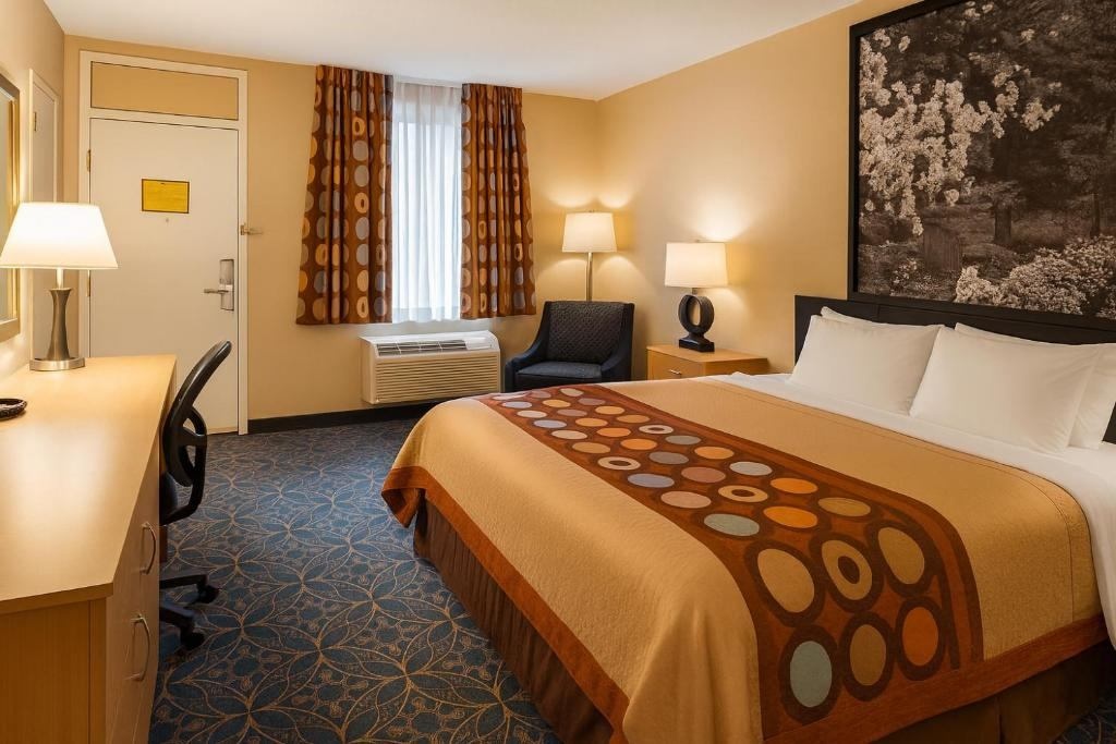 Deluxe King Room at MHO Hotel Dover - Photo 1
