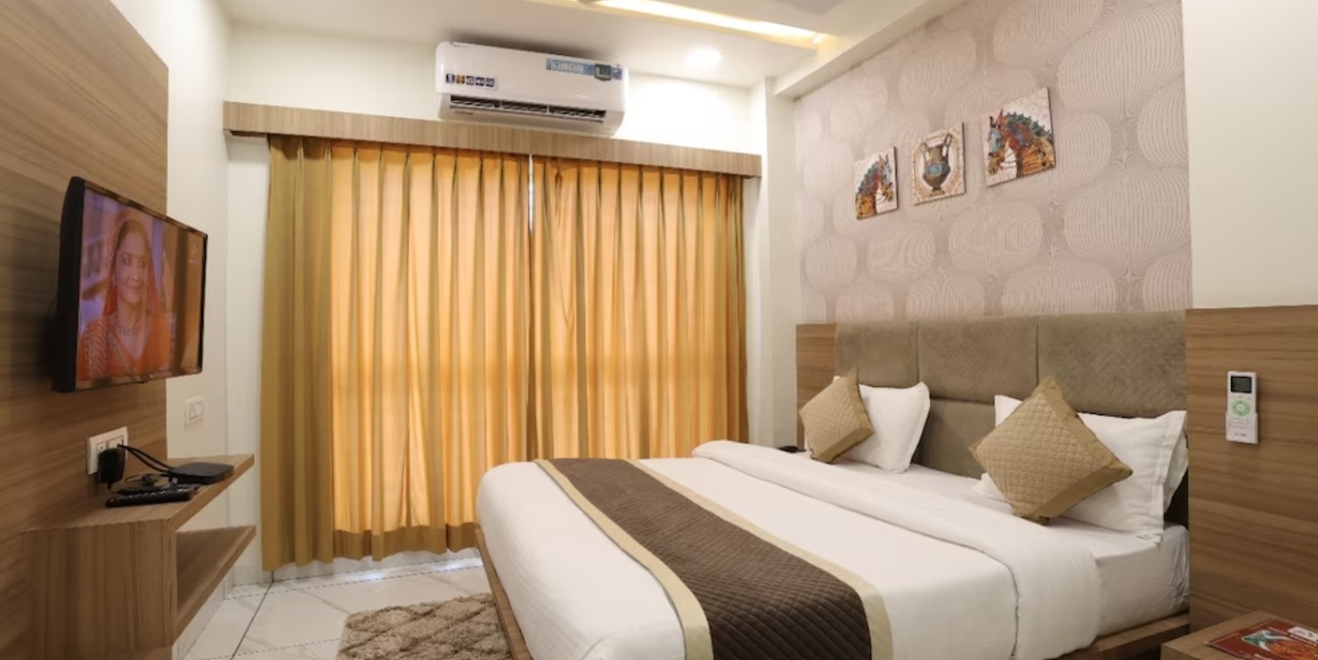 Deluxe Ac at HOTEL PTC - Photo 2