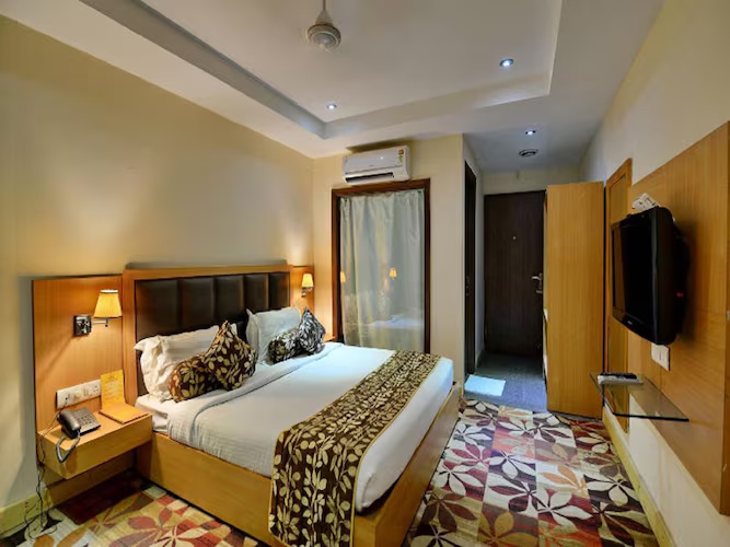 Corporate Room at Click Hotel Kohinoor, Ludhiana - Photo 2