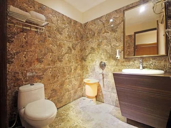 Corporate Room at Click Hotel Kohinoor, Ludhiana - Photo 3