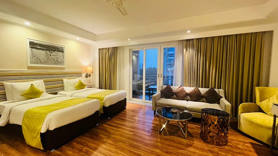 Winter Green Room, 2 Twin Beds at Amanora The Fern, Pune - Photo 2