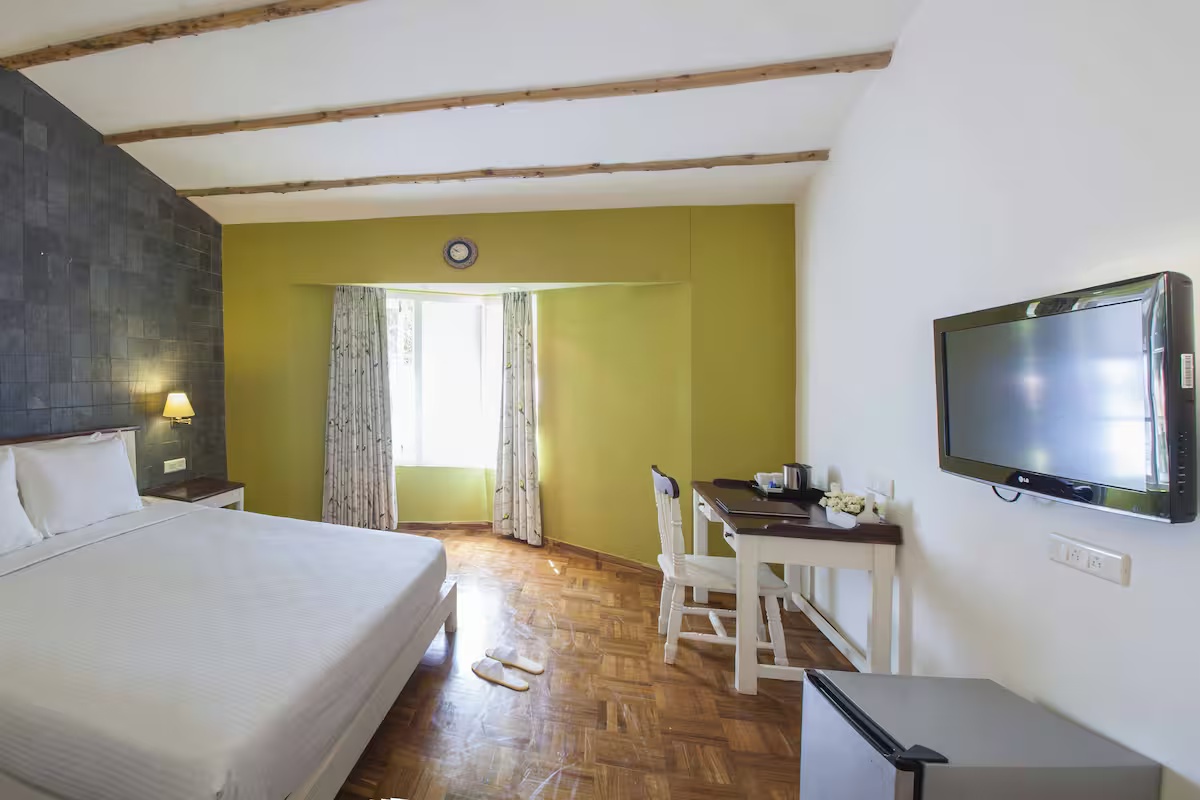 Premier Room at Sterling Kodai Lake - Photo 3