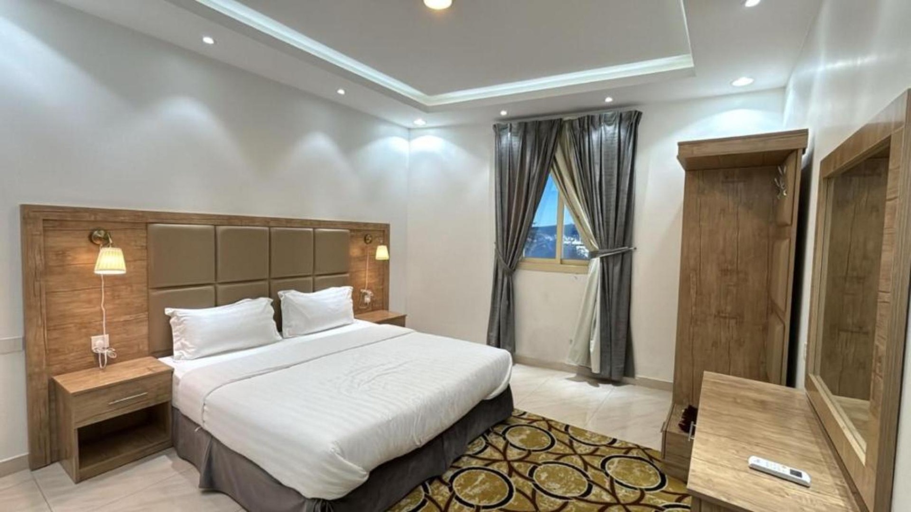 Superior King Room at أقمار جراند للشقق المخدومة - Photo 1