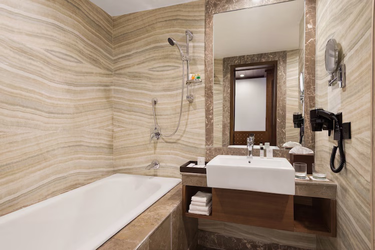 Suite at Saura Hotel, Agra - Photo 3