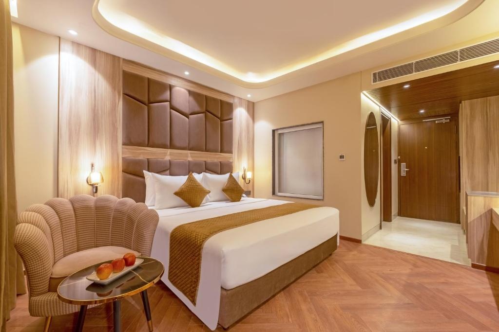 Deluxe Room at Sterling Saryu Ayodhya - Photo 2