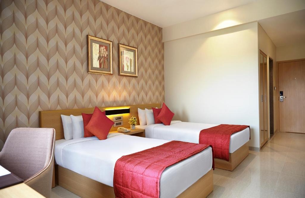 Premier Room at Click Hotel, Junagadh - Photo 3
