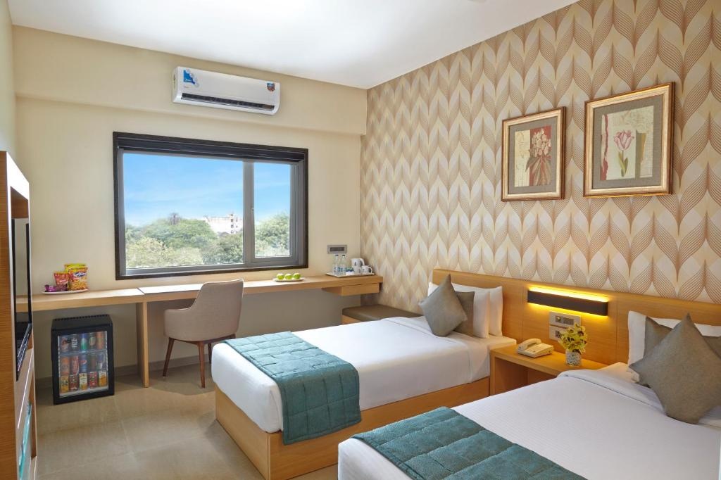 Premier Room at Click Hotel, Junagadh - Photo 2