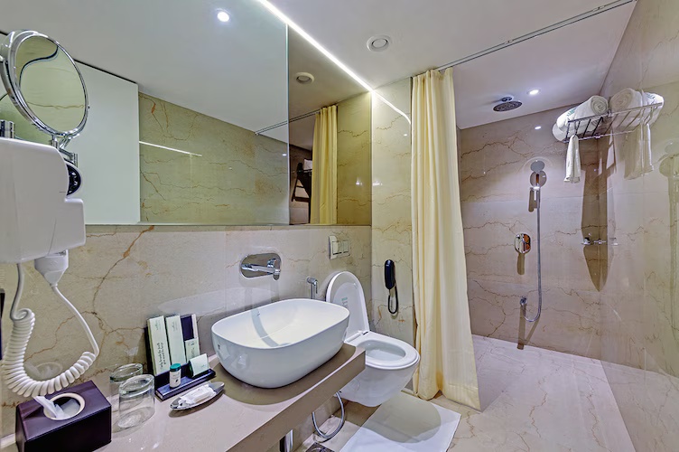 Winter Green Room, 1 King Bed at The Fern Residency, Jamnagar - Photo 3