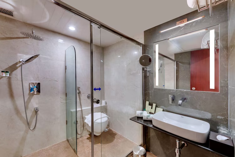 Hazel Suite Room at The Fern Residency, Hubballi - Photo 3