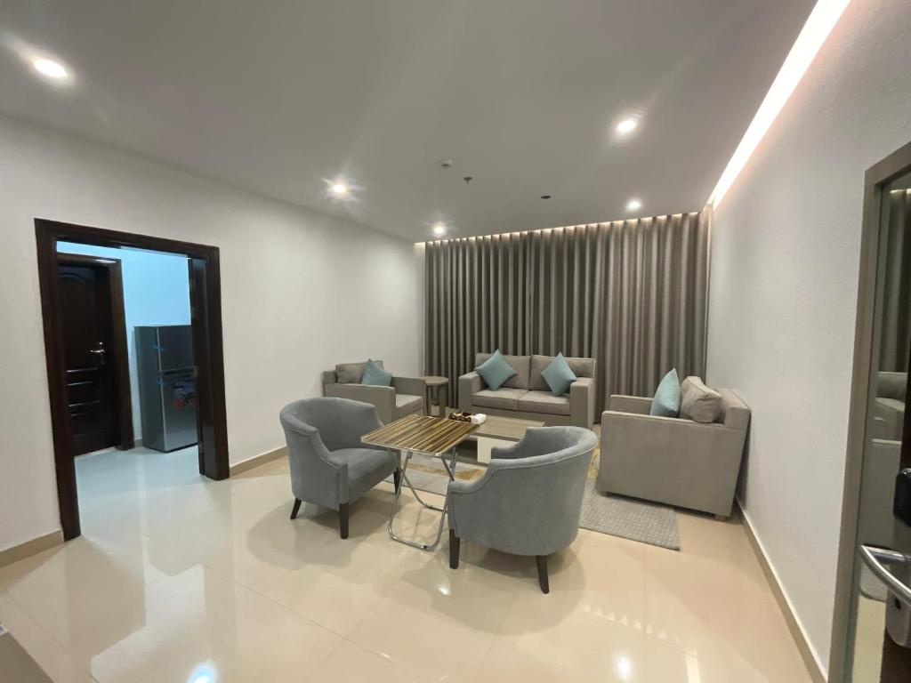 Family Studio at اجنحه البيداء فرع روزانا - Photo 3