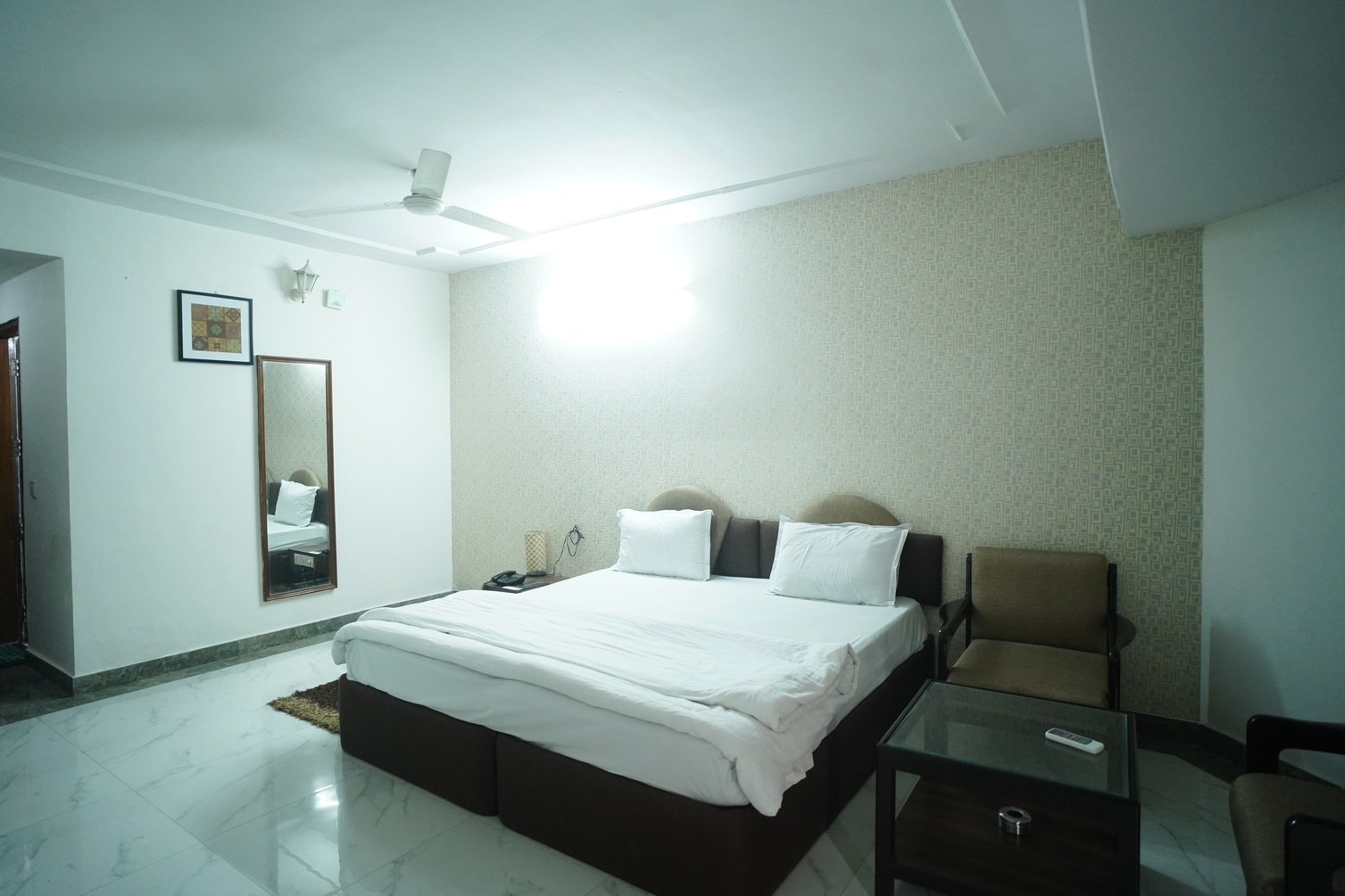 A/C Super Delux at HOTEL SHIRAZ - Best Hotel | Restaurant | Top Bakery in Bhadohi - Photo 1