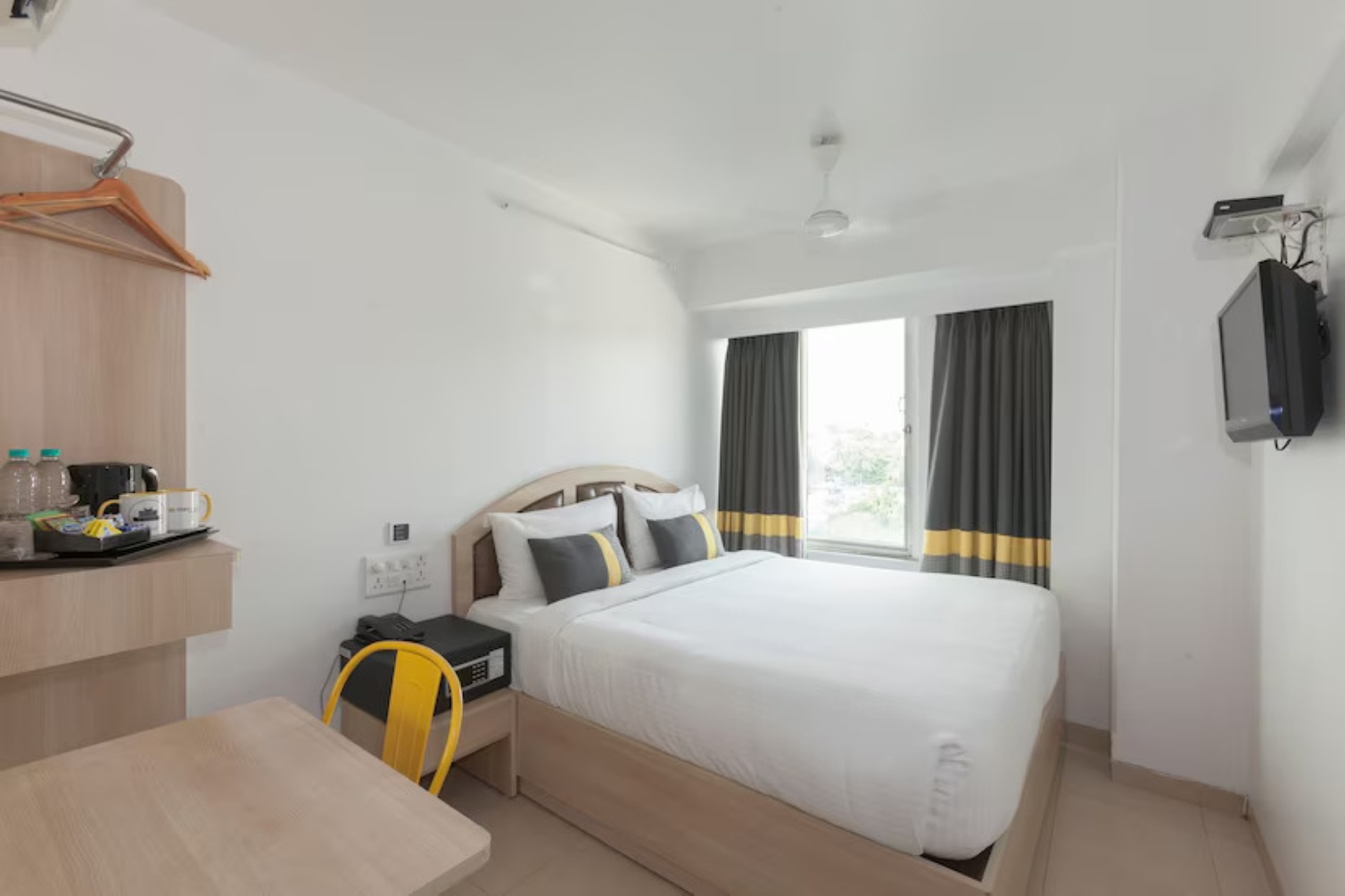 Deluxe Room at Click Hotel, Andheri MIDC - Photo 3