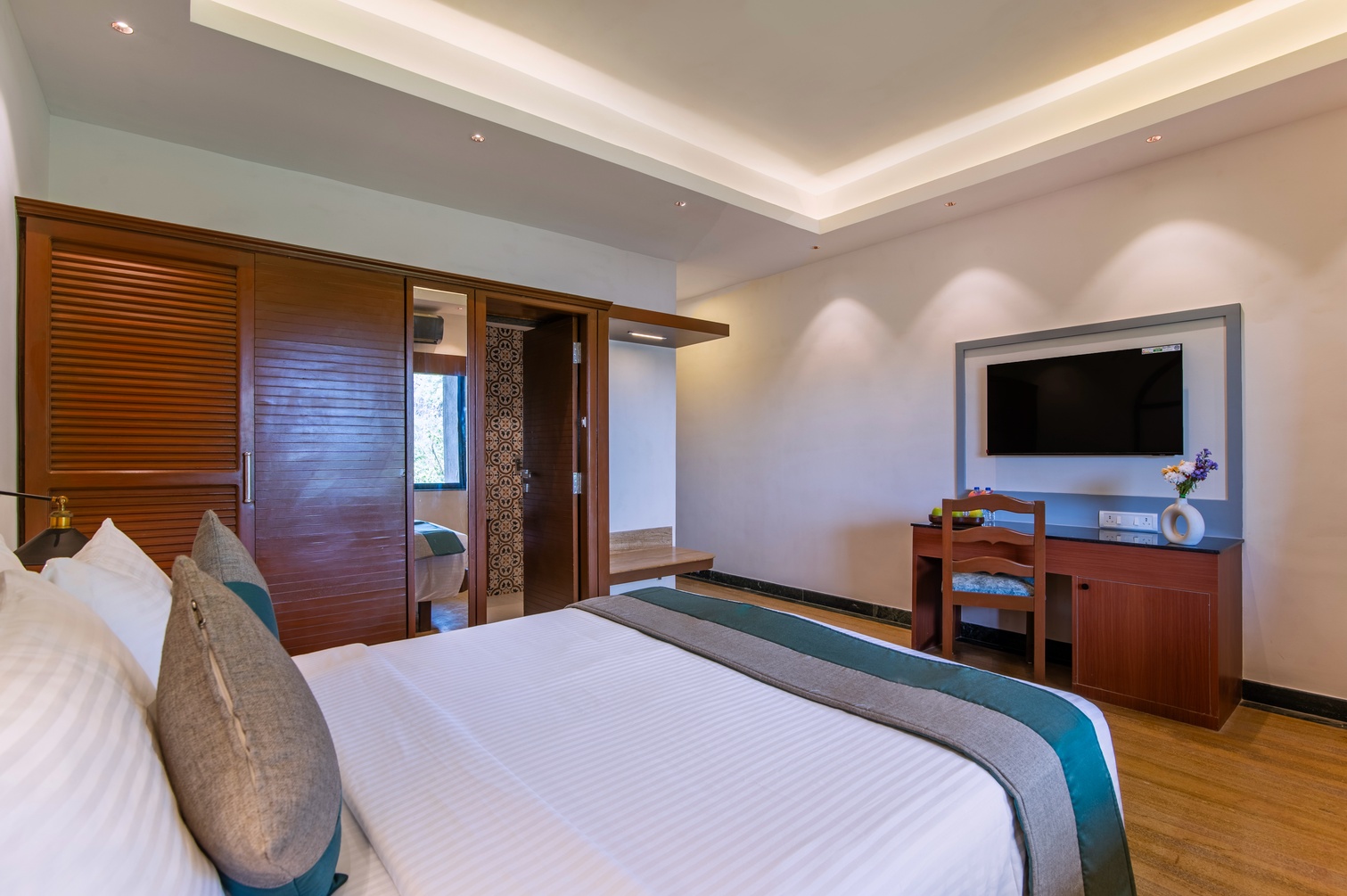 Sea View Classic Room with Balcony at Sterling Karwar - Photo 3