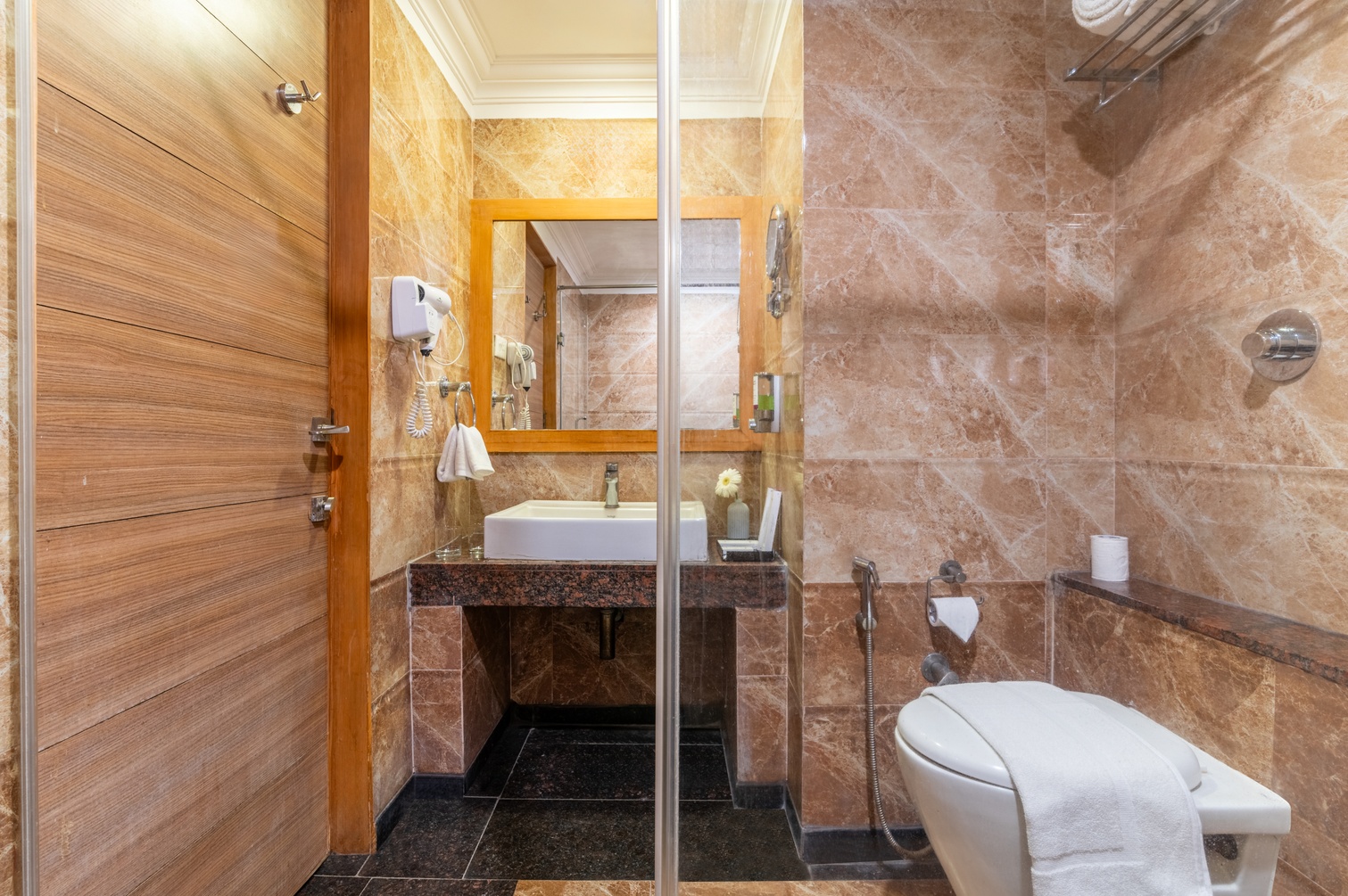 Classic Twin Room at Sterling V Grand Madurai - Photo 3