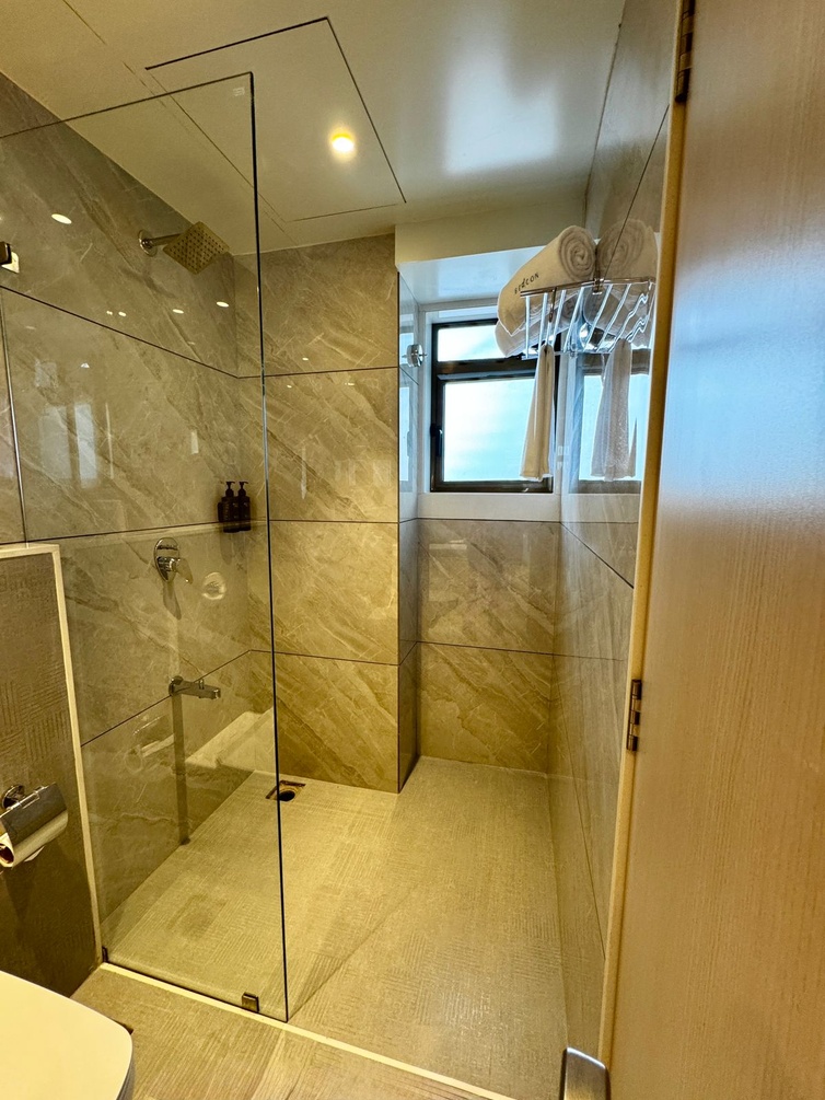 Deluxe Room at Galaxy Beacon, Santacruz, Mumbai - Photo 3