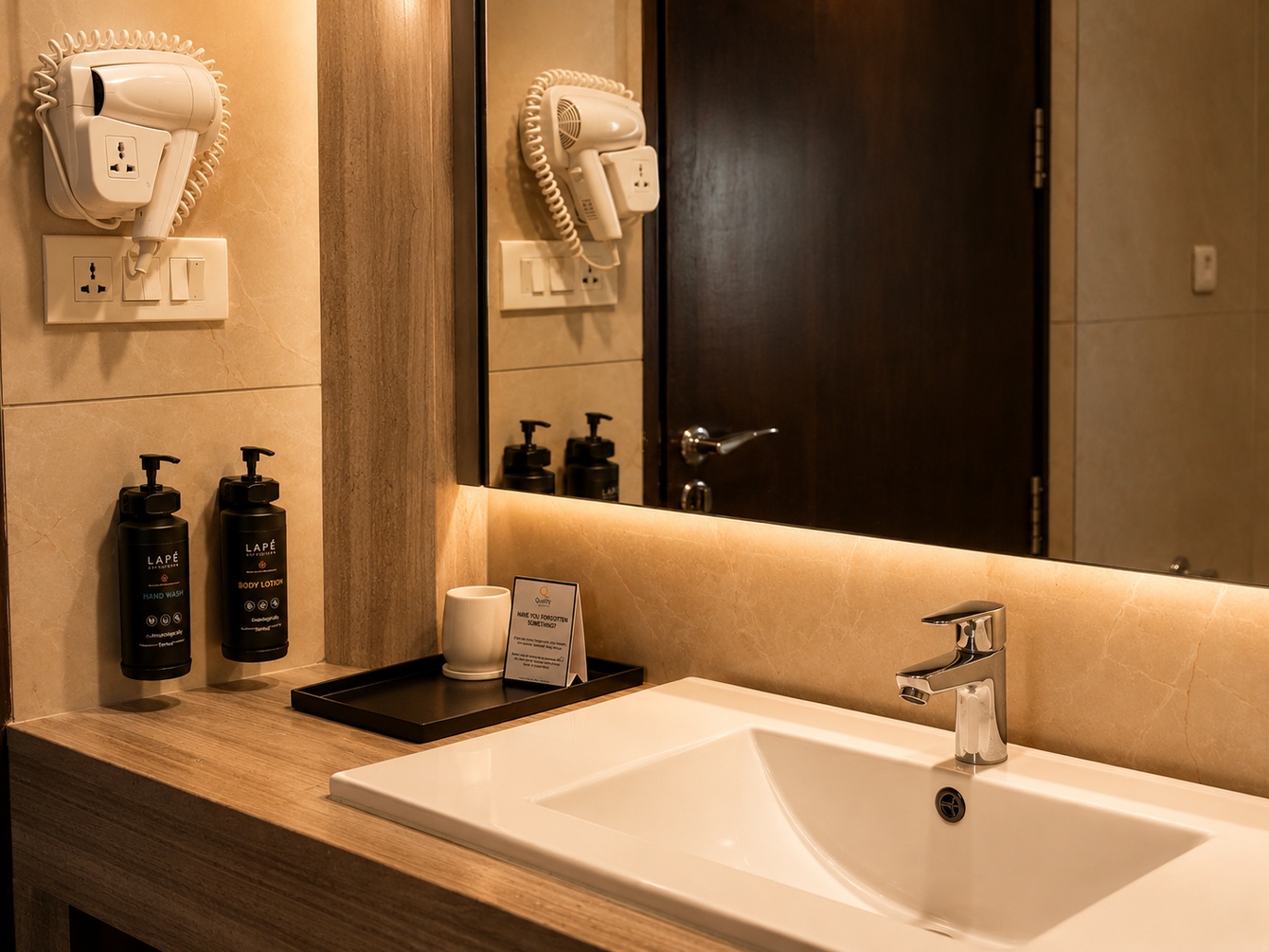 Studio Room at Quality Inn Gurgaon - Photo 3