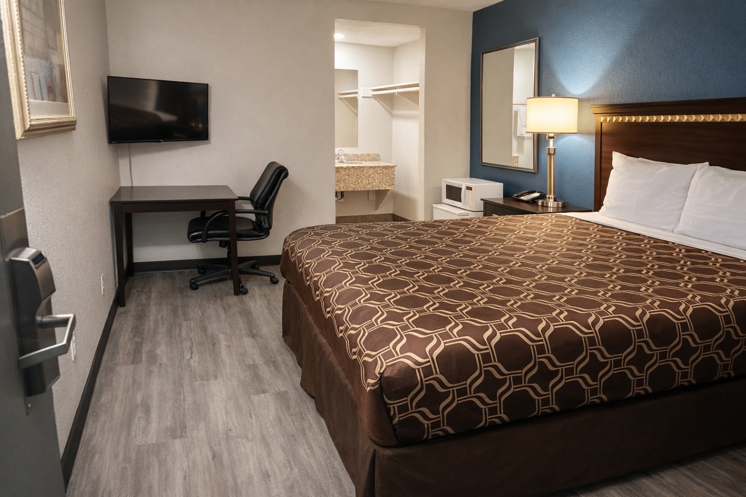 Queen Room with a BathTub at MHO Hotel Eloy Casa Grande near I-10 - Photo 2