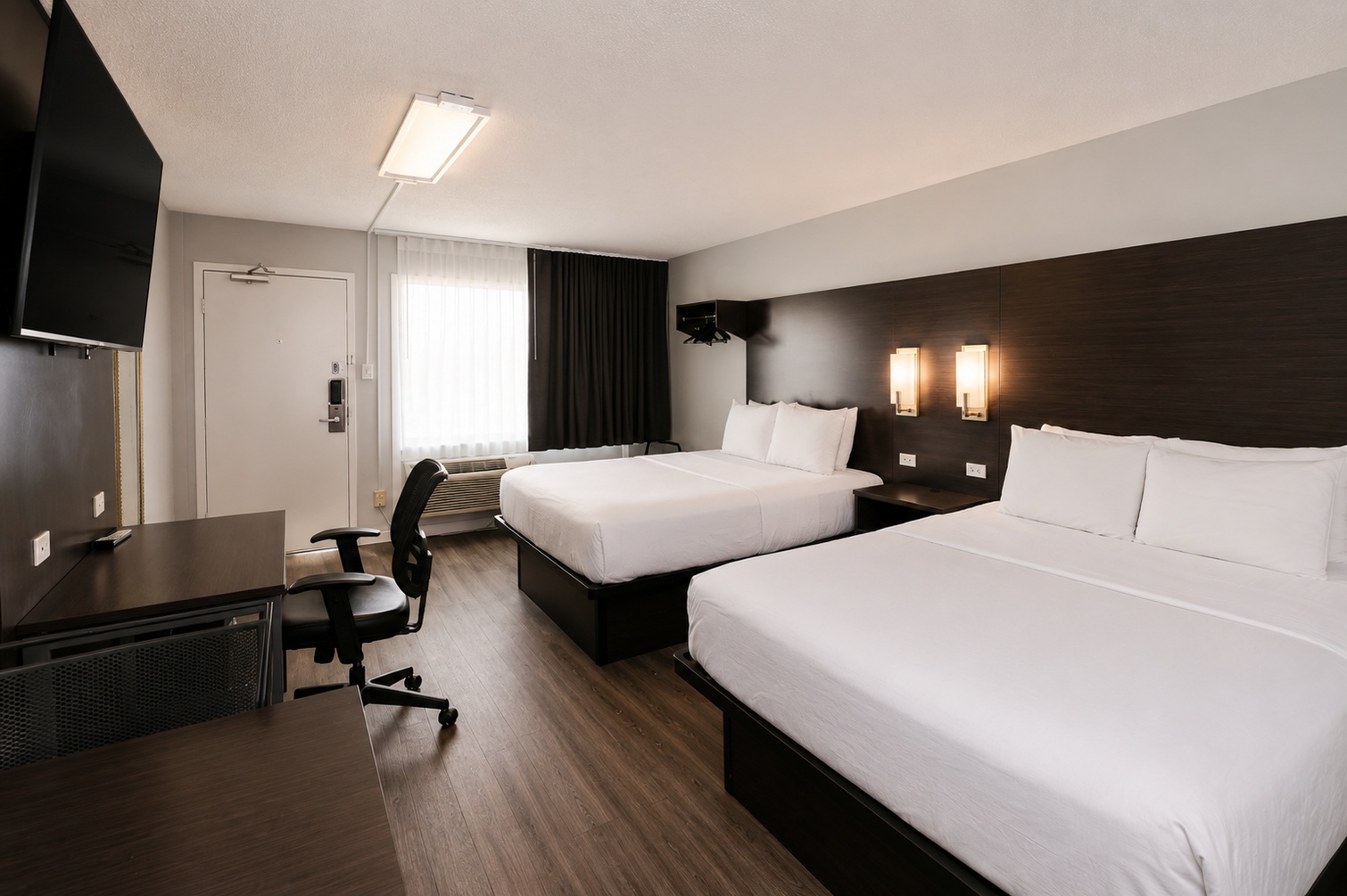 Double Queen Suite - Kitchenette at Envi Boutique Hotel - Photo 2