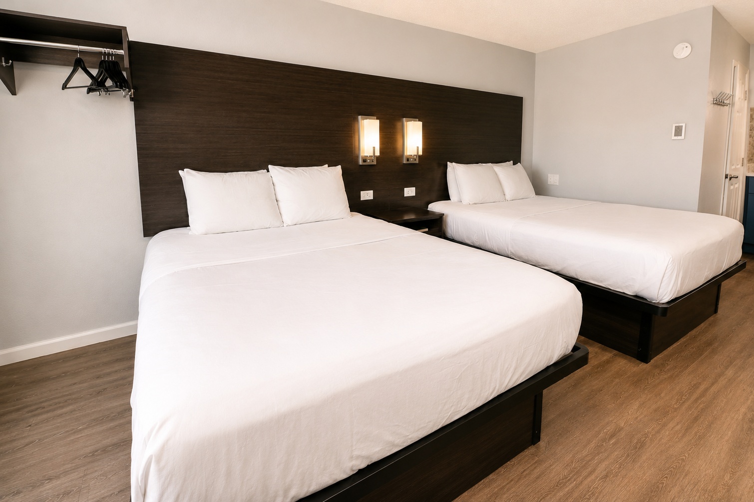 Double Queen Suite - Kitchenette at Envi Boutique Hotel - Photo 3
