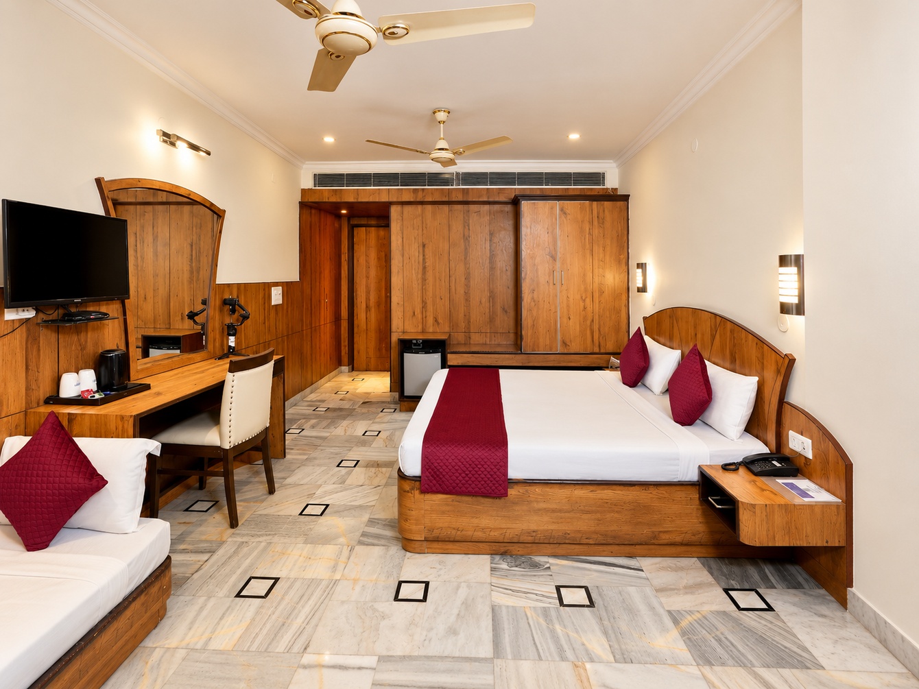 Premium Room Shrine View at The Altruist Katra Hotel - Photo 1