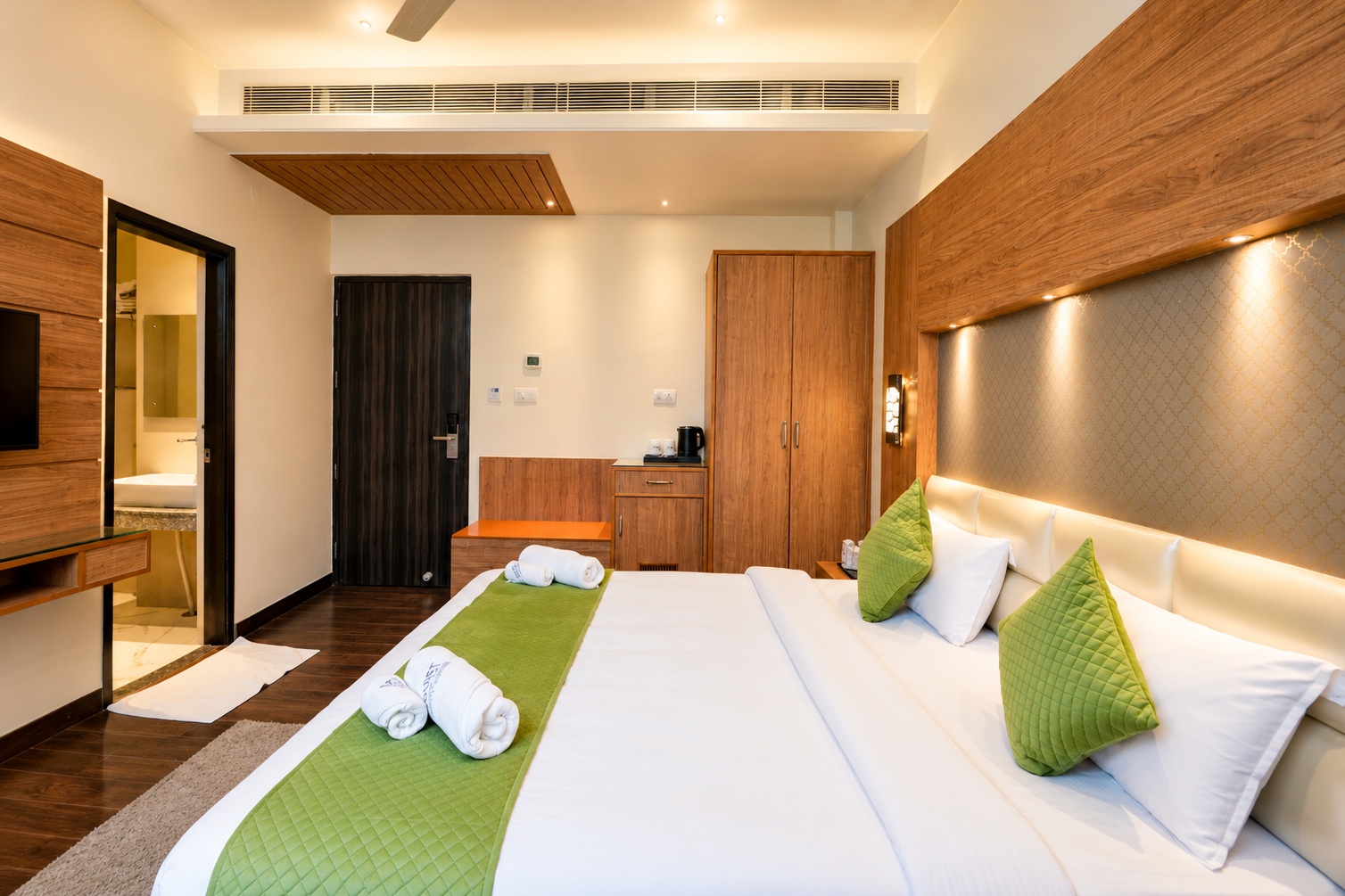 Superior Room at The Altruist Katra Hotel - Photo 3