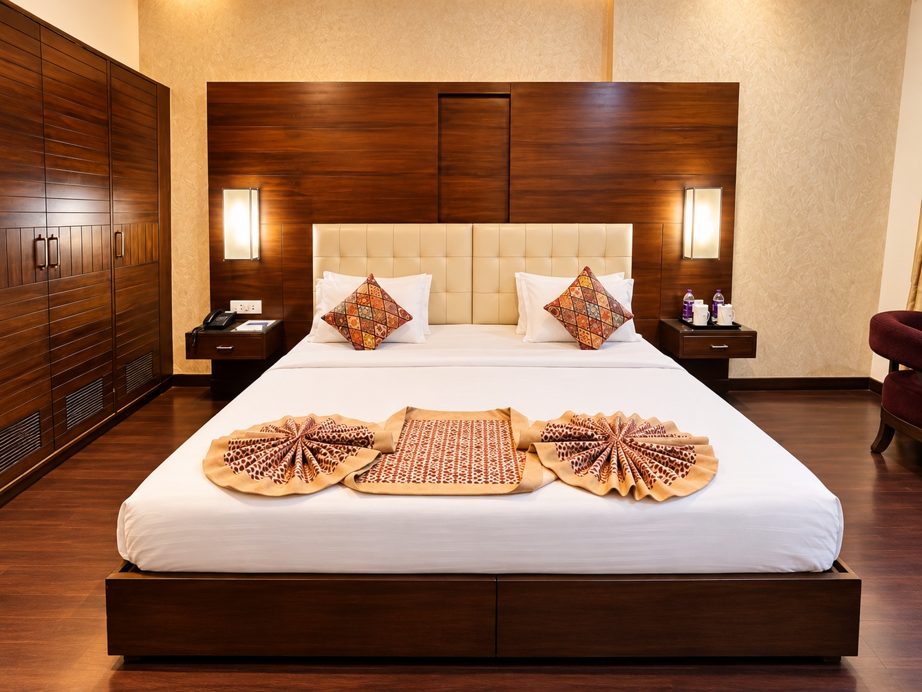 Deluxe Room Shrine View at The Altruist Katra Hotel - Photo 2