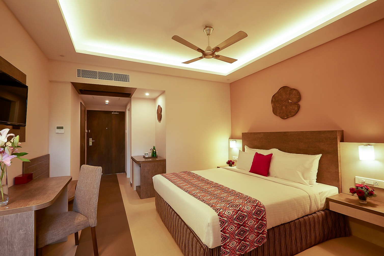 Indulge Room with Balcony at Sterling Goa Varca - Photo 3