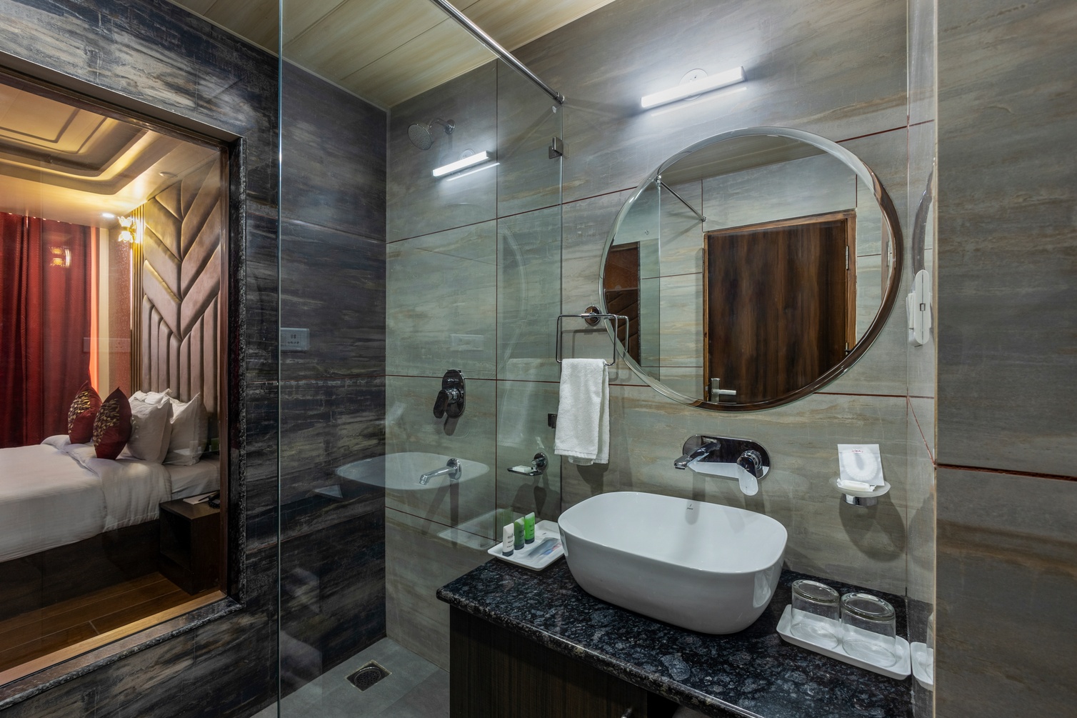 Premier Room With Balcony at Sterling Shivalik Chail - Photo 2