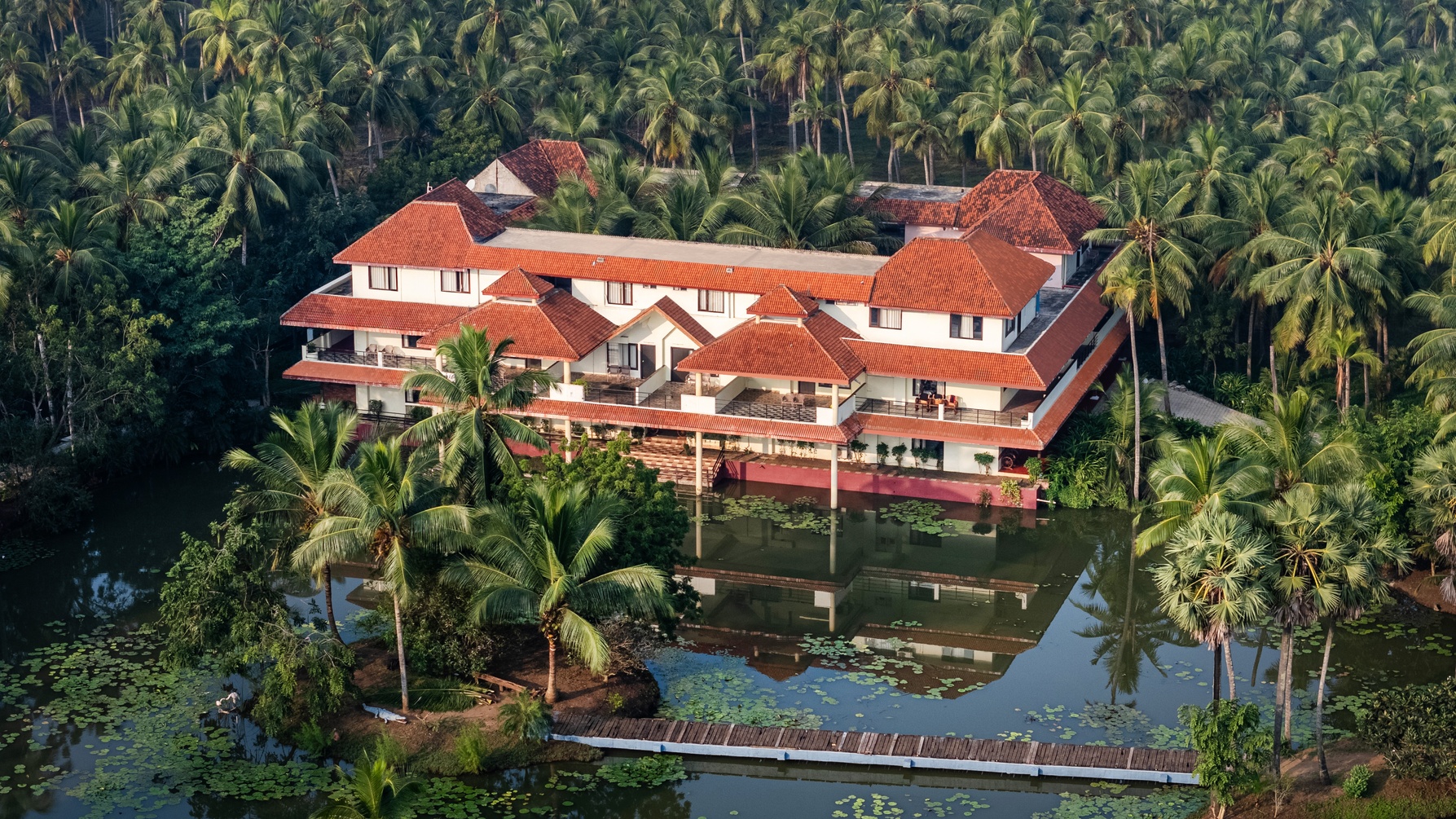 Sterling Palavelli by the Godavari photo 1