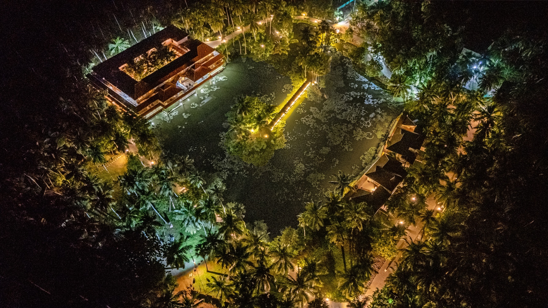 Sterling Palavelli by the Godavari photo 9