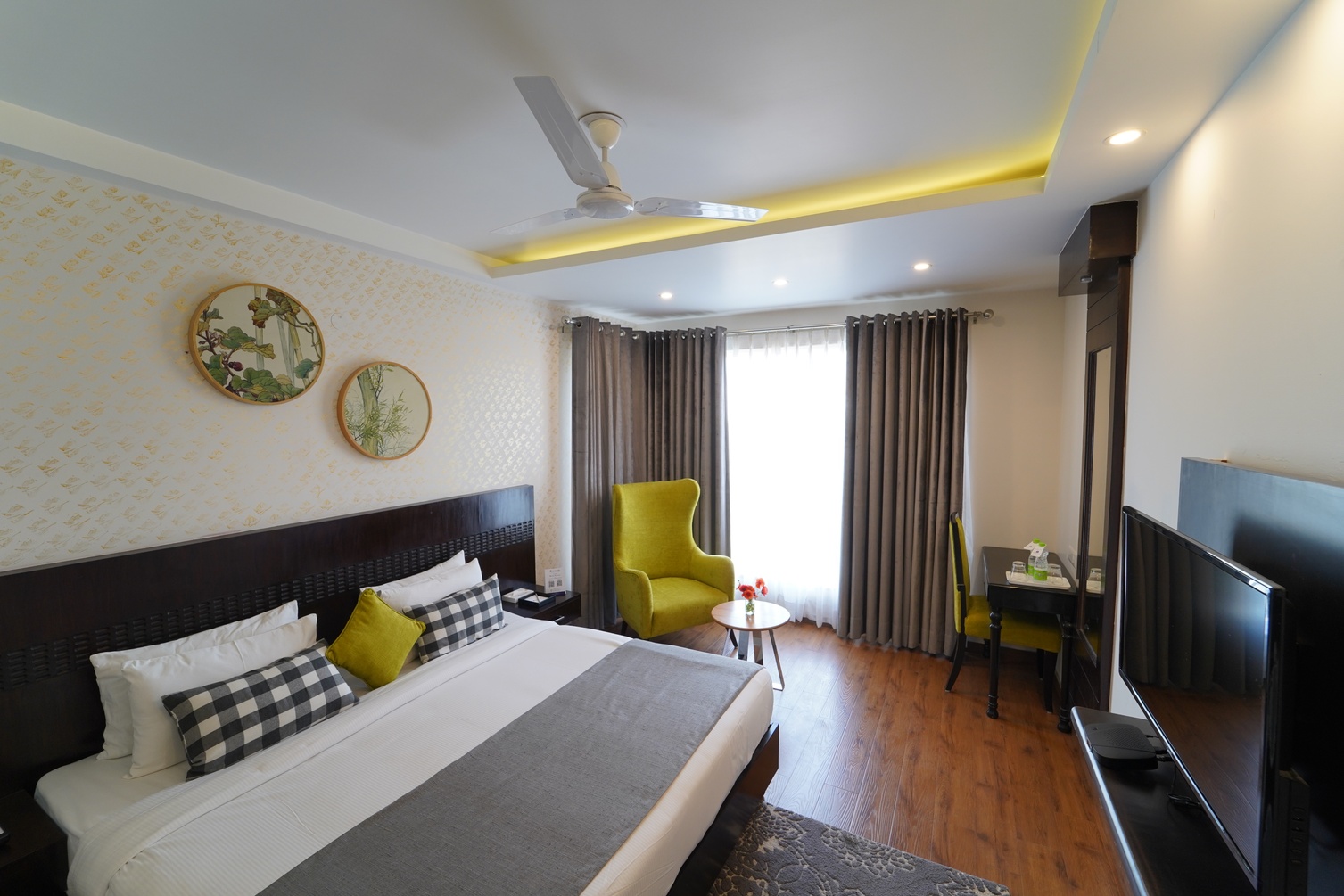 Deluxe Suite at Rockland Hotel C R Park - Photo 1